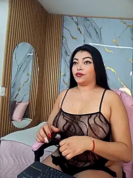 EmaBakker online show from October 11, 1:20 pm