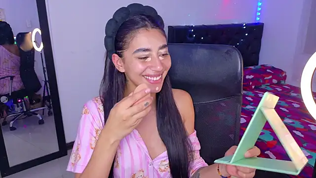 JulietaCheerr online show from December 16, 1:10 am