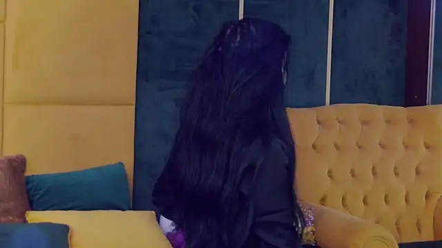 Snapshot of GiuliaHarvey chatting on March 18, 6:36 am GiuliaHarvey online show from March 18, 6:36 am