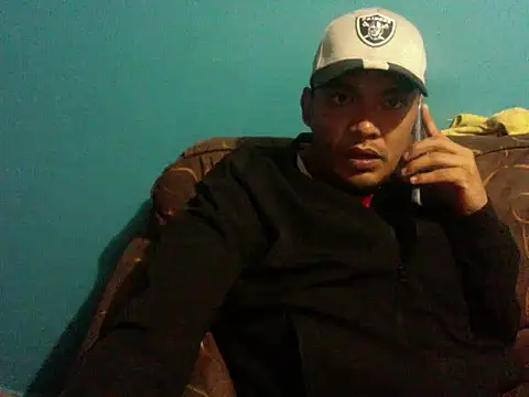 Snapshot of TUMORENO1 chatting on February 5, 12:31 am TUMORENO1 online show from February 5, 12:31 am