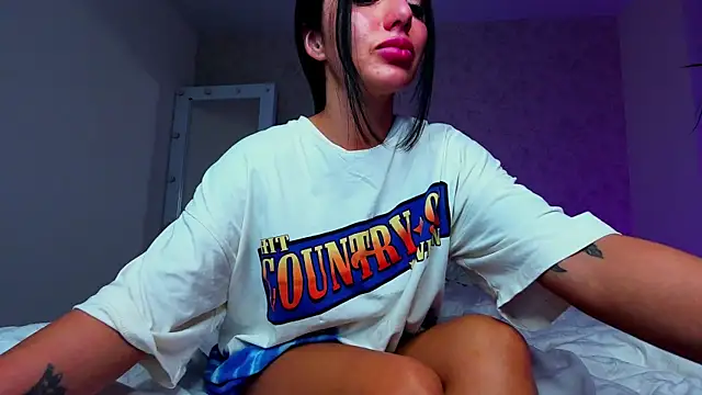 Snapshot of AddictedSabi chatting on November 3, 7:15 pm AddictedSabi online show from November 3, 7:15 pm