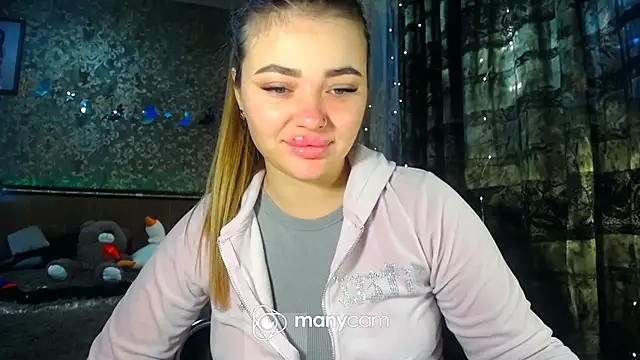 Snapshot of BonnyShy chatting on November 3, 10:27 am BonnyShy online show from November 3, 10:27 am