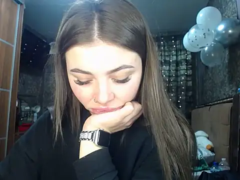 Snapshot of BonnyShy chatting on December 15, 9:13 am BonnyShy online show from December 15, 9:13 am