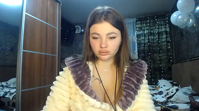 Snapshot of BonnyShy chatting on December 19, 9:05 am BonnyShy online show from December 19, 9:05 am