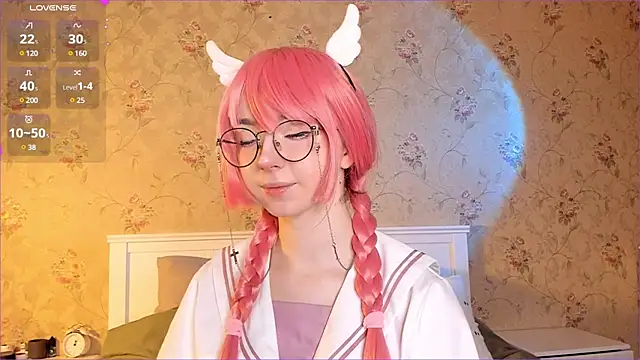 Nora Failure online show from December 9, 4:56 am