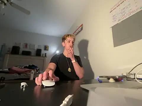 Snapshot of twentywithafelonyy chatting on January 23, 5:45 am twentywithafelonyy online show from January 23, 5:45 am