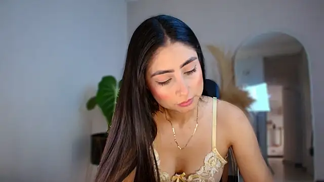 auroracaruso11 online show from December 3, 9:13 pm