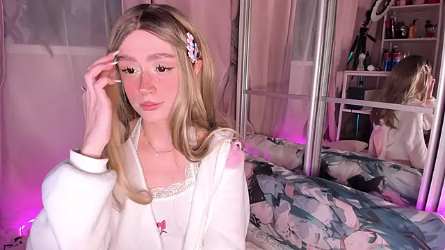 Snapshot of -bae chatting on February 20, 3:12 pm -bae online show from February 20, 3:12 pm