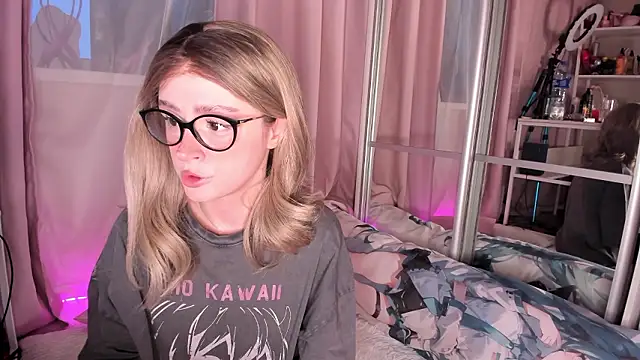 Snapshot of -bae chatting on March 9, 3:27 pm -bae online show from March 9, 3:27 pm