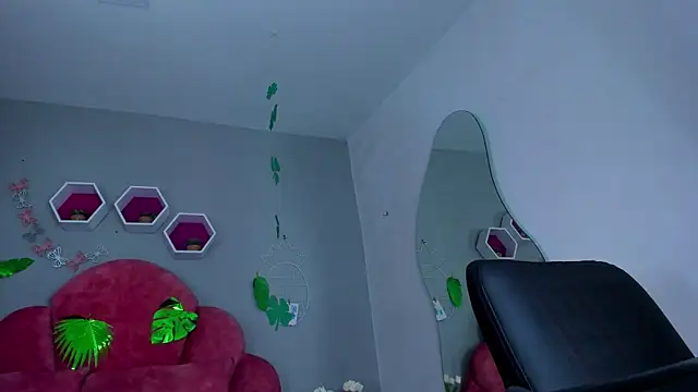 ParisFox  online show from March 15, 5:04 pm