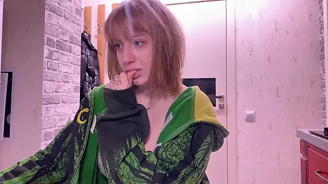 Snapshot of moundliicht1 chatting on February 1, 6:21 am moundliicht1 online show from February 1, 6:21 am