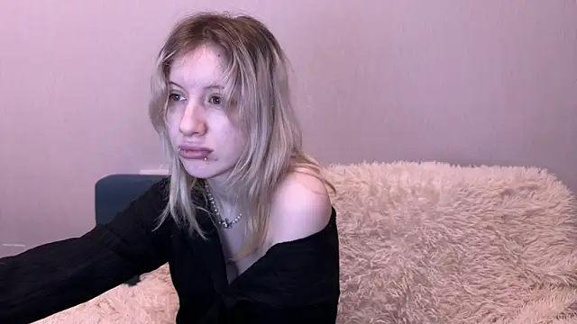 moundliicht1 online show from November 7, 8:31 pm