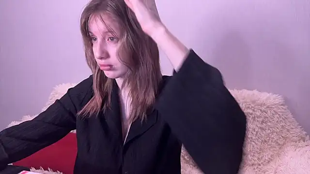 moundliicht1 online show from February 7, 6:55 pm