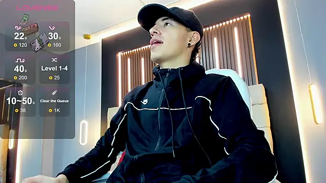 Lobo 17  online show from February 20, 3:14 am