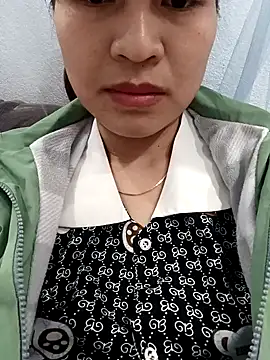 Snapshot of AssAsiancute chatting on December 15, 12:28 pm AssAsiancute online show from December 15, 12:28 pm