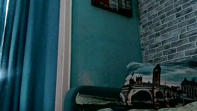 Snapshot of luhia5 chatting on December 15, 8:19 am luhia5 online show from December 15, 8:19 am