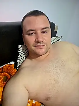 Snapshot of KarlosCarutox chatting on October 7, 7:44 pm KarlosCarutox online show from October 7, 7:44 pm