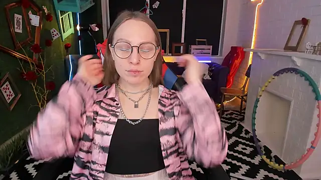 Snapshot of AphexQueen chatting on February 26, 1:08 pm AphexQueen online show from February 26, 1:08 pm