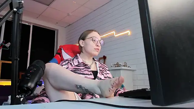 Snapshot of AphexQueen chatting on February 26, 7:16 pm AphexQueen online show from February 26, 7:16 pm