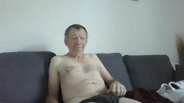 Snapshot of naturiste974 chatting on April 30, 5:36 am naturiste974 online show from April 30, 5:36 am