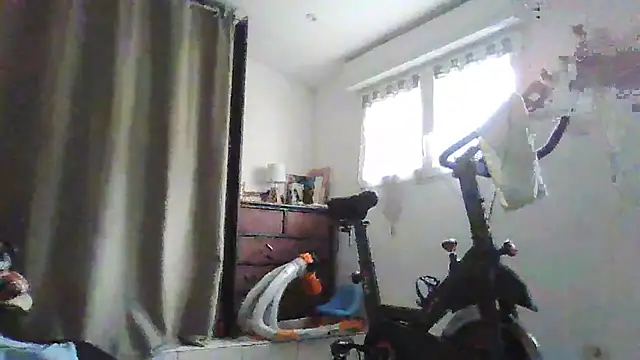 Snapshot of naturiste974 chatting on May 19, 5:25 am naturiste974 online show from May 19, 5:25 am