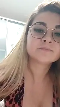 Snapshot of pussyCat_t chatting on November 11, 5:46 pm pussyCat t online show from November 11, 5:46 pm