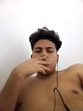 Snapshot of juanpr_1-15 chatting on November 15, 5:27 am juanpr 1-15 online show from November 15, 5:27 am