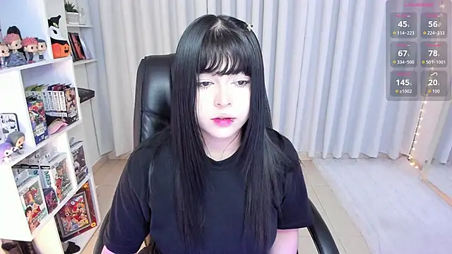 Snapshot of misshoneyxxx chatting on September 9, 4:23 am misshoneyxxx online show from September 9, 4:23 am