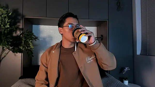 Andy Joy  online show from November 14, 11:31 am