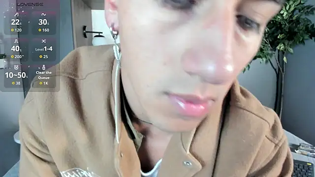 Snapshot of Andy_Joy_ chatting on May 10, 11:04 am Andy Joy online show from May 10, 11:04 am