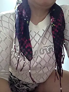 Snapshot of Erotica333 chatting on June 19, 10:35 pm Erotica333 online show from June 19, 10:35 pm