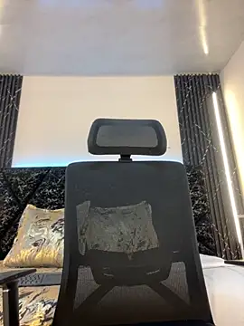 Snapshot of Emy_leon chatting on November 23, 7:02 pm Emy leon online show from November 23, 7:02 pm