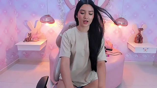 Snapshot of Saraa_Skinny chatting on December 6, 11:33 am Saraa Skinny online show from December 6, 11:33 am