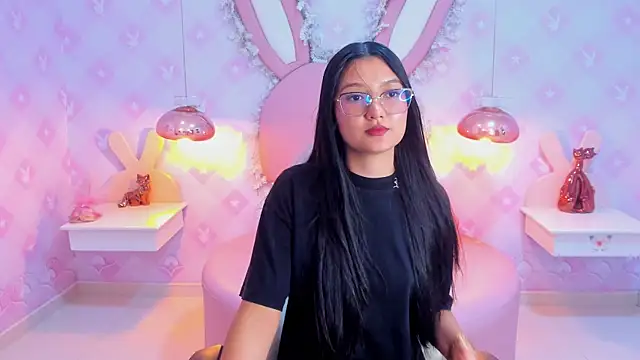 Snapshot of Saraa_Skinny chatting on January 31, 3:11 pm Saraa Skinny online show from January 31, 3:11 pm