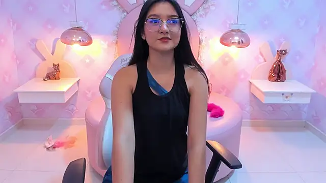 Snapshot of Saraa_Skinny chatting on February 12, 11:40 am Saraa Skinny online show from February 12, 11:40 am