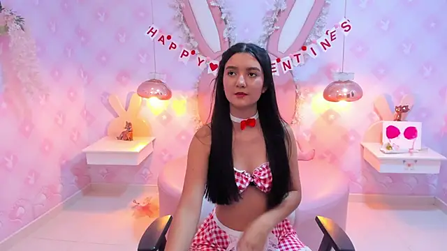 Snapshot of Saraa_Skinny chatting on February 22, 5:57 pm Saraa Skinny online show from February 22, 5:57 pm