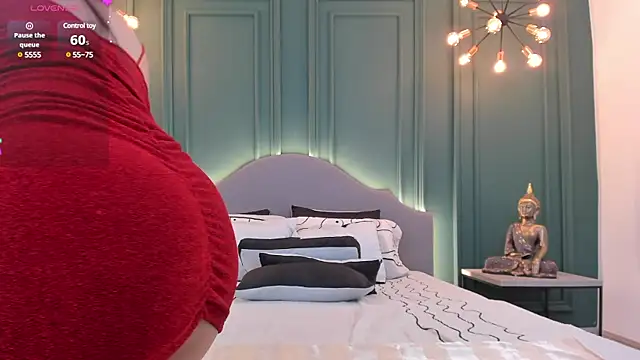 Snapshot of rubyhill_2711 chatting on December 5, 3:04 am rubyhill 2711 online show from December 5, 3:04 am