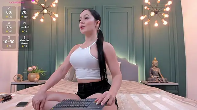 Snapshot of rubyhill_2711 chatting on December 11, 11:21 pm rubyhill 2711 online show from December 11, 11:21 pm