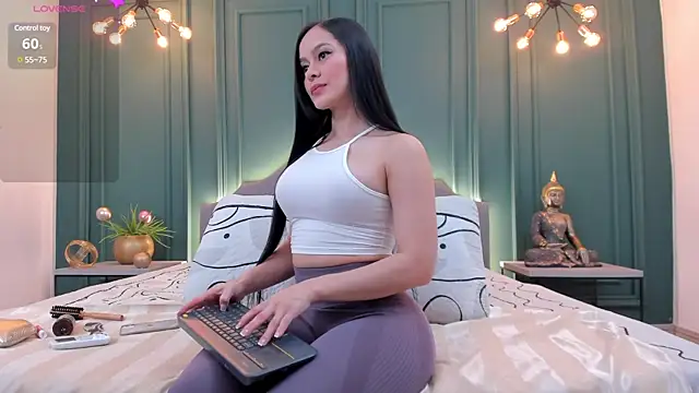 Snapshot of rubyhill_2711 chatting on January 14, 2:19 am rubyhill 2711 online show from January 14, 2:19 am