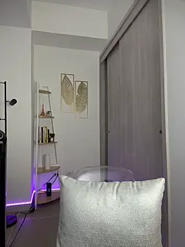 Snapshot of rubyhill_2711 chatting on December 14, 12:05 am rubyhill 2711 online show from December 14, 12:05 am