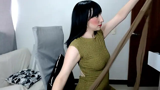 Snapshot of Laura-pervert chatting on May 11, 9:12 pm Laura-pervert online show from May 11, 9:12 pm