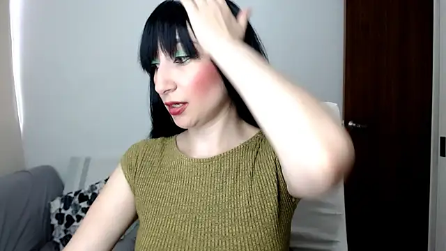 Snapshot of Laura-pervert chatting on June 9, 10:10 pm Laura-pervert online show from June 9, 10:10 pm