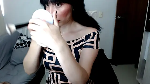 Snapshot of Laura-pervert chatting on June 27, 10:04 pm Laura-pervert online show from June 27, 10:04 pm