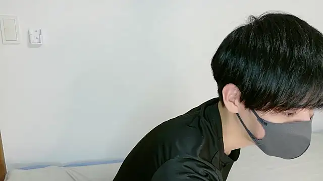 Snapshot of itsme_LEON chatting on May 13, 1:08 pm itsme LEON online show from May 13, 1:08 pm
