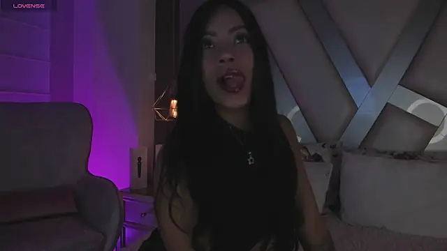 Amber villalobos  online show from December 17, 5:57 am