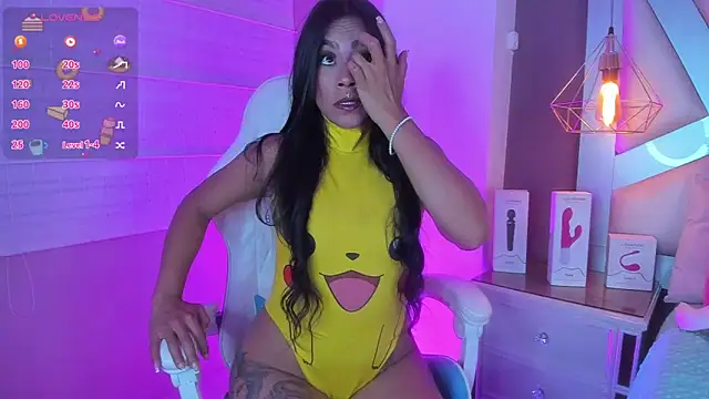 Snapshot of Amber_villalobos_ chatting on May 21, 3:57 am Amber villalobos online show from May 21, 3:57 am