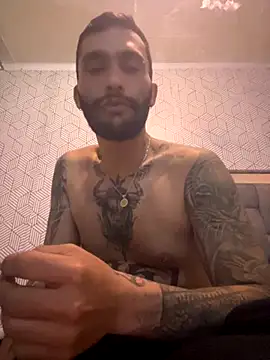 Snapshot of openmind_boy chatting on September 10, 2:22 am openmind boy online show from September 10, 2:22 am