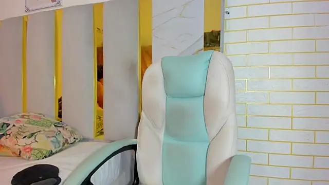 Snapshot of Lia_Ashley chatting on November 28, 6:21 pm Lia Ashley online show from November 28, 6:21 pm