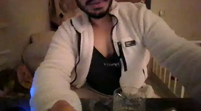 Snapshot of DateMike94 chatting on March 19, 8:00 pm DateMike94 online show from March 19, 8:00 pm