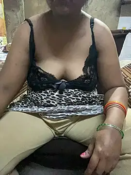 Snapshot of Tameesh_sexy_mistress chatting on June 16, 5:04 pm Tameesh sexy mistress online show from June 16, 5:04 pm